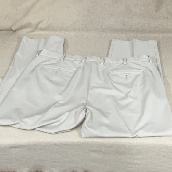 EUC Mens Greg Norman khaki pants - Picture 4 of 5